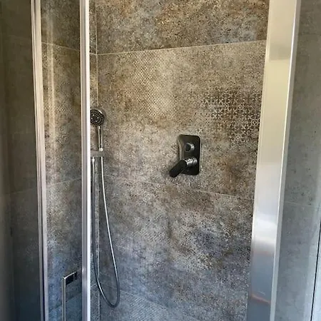 With Friends - 2 Bedrooms And Amazing Living רומא